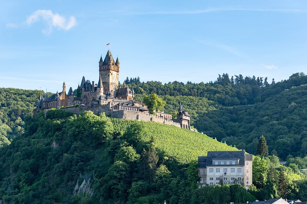 the-most-beautiful-castles-near-cologne-in-germany-visit-european-castles